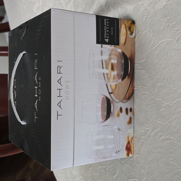 COPY - BNIB Tahari Home 18.5oz Stemless Wine Glasses. Set of 4 - Picture 1 of 4